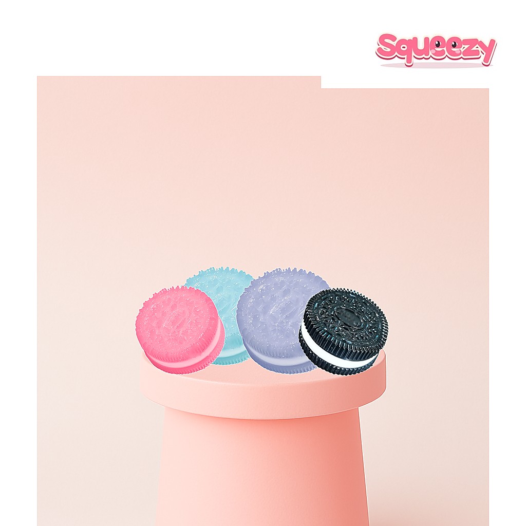 Cookie Squishy being squeezed