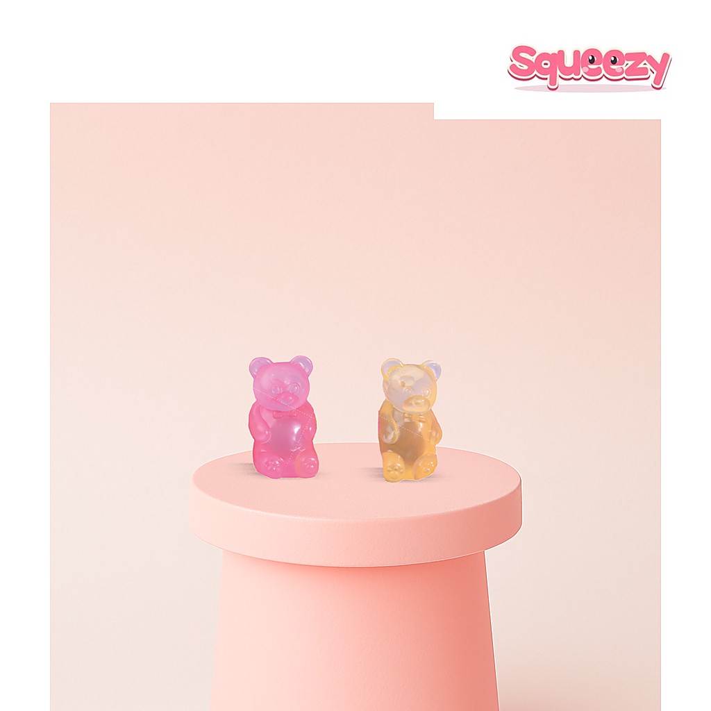 Maltose Bear Glitter Teddy Bear being squeezed